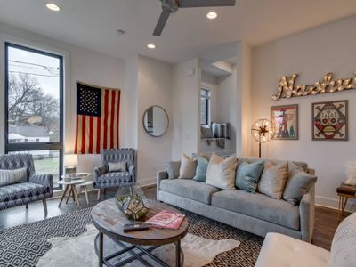 6 BR Gulch Homes, Garages, Rooftops, Walk to Gulch