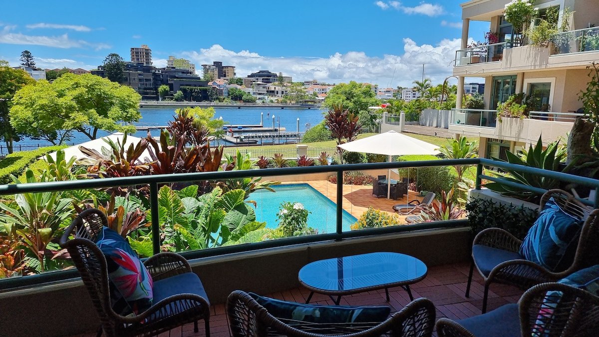 Riverfront home near the Story Bridge gallery image 4