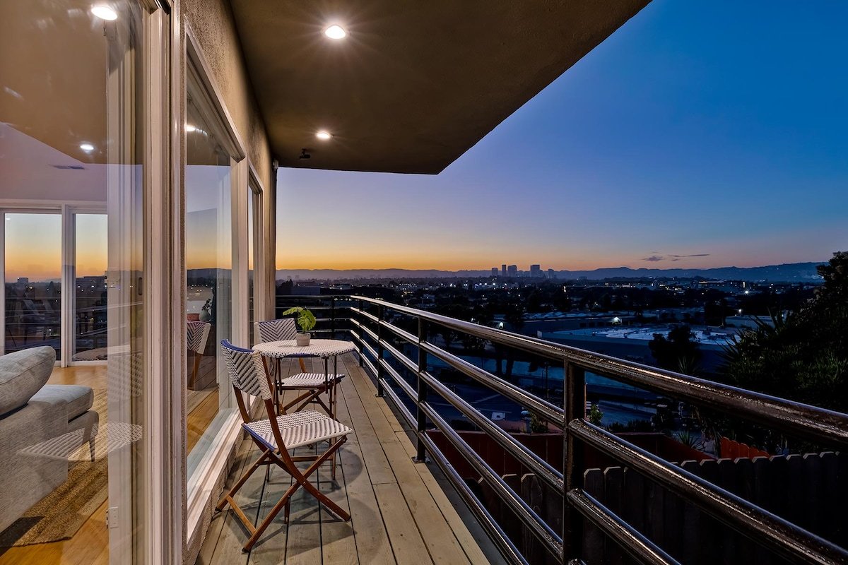 3Bd with Amazing City Views! gallery image 3
