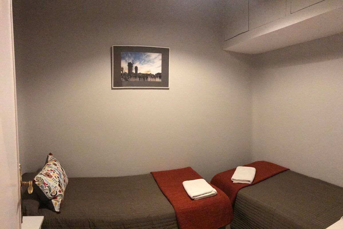 Big Apartment with Terrace! 5 Rooms. gallery image 4