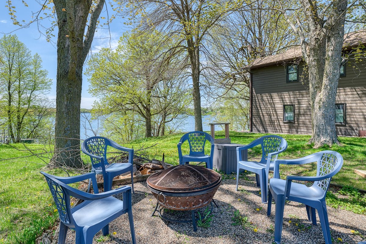 NEW! Maple Lake Retreat – All Season gallery image 5