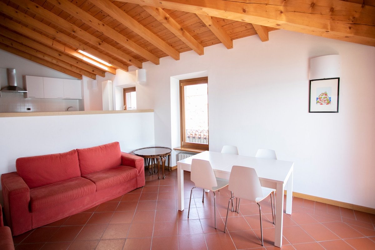 IseoLakeRental – Casa del Pescatore Attico gallery image 3