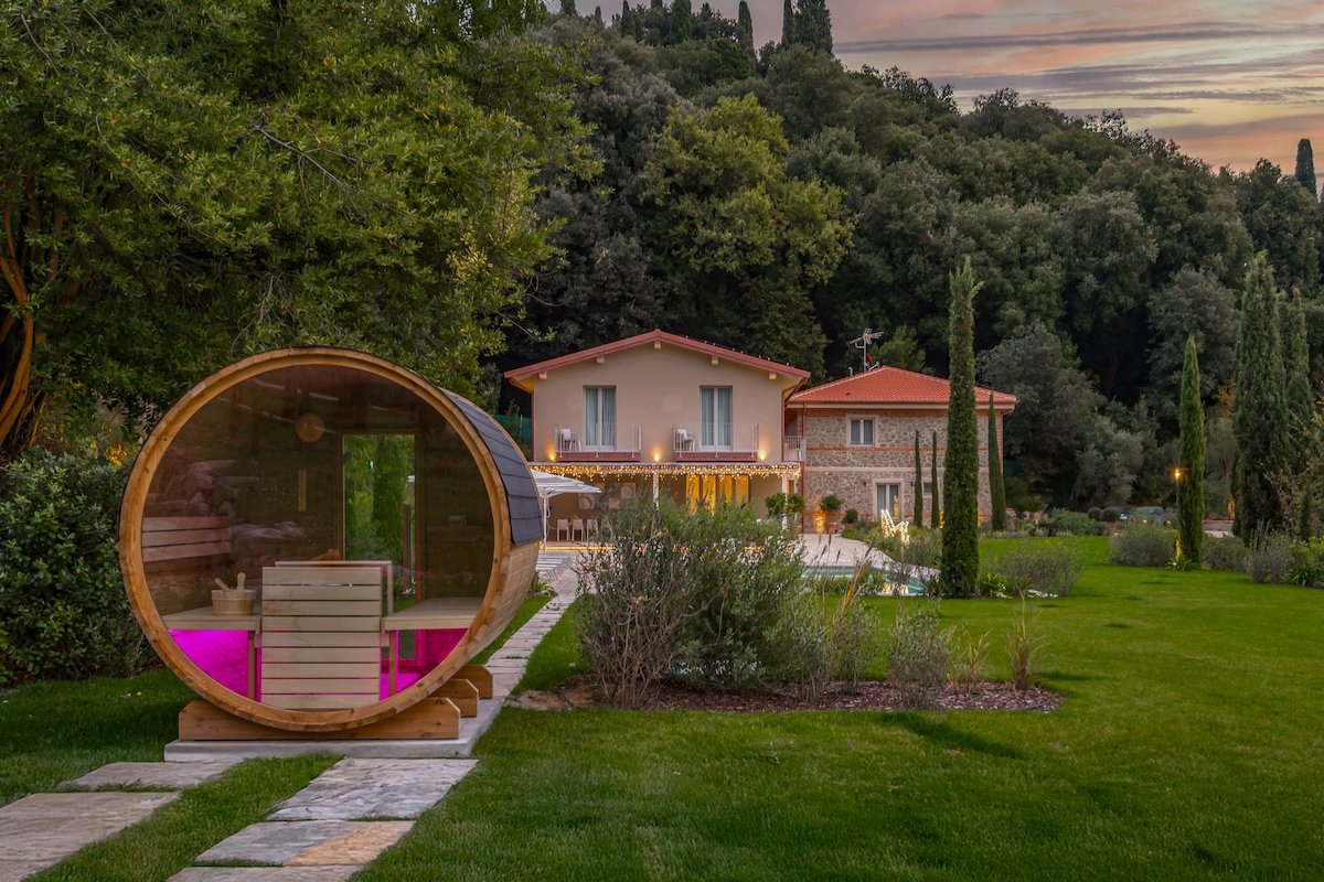 Golden Luxe, Diamond in the Hills + Pool & Jacuzzi