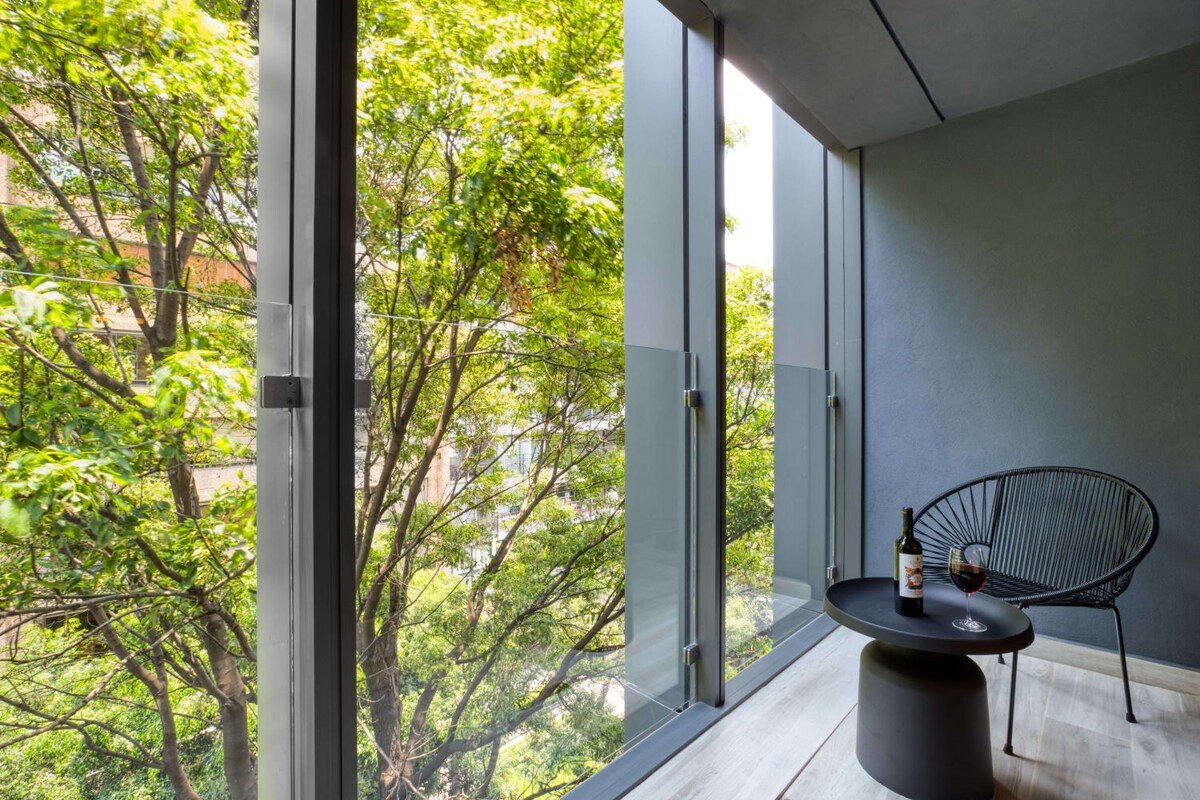 Prime Apt w/ Pvt Balcony | Rooftop+Gym+B/Center gallery image 3