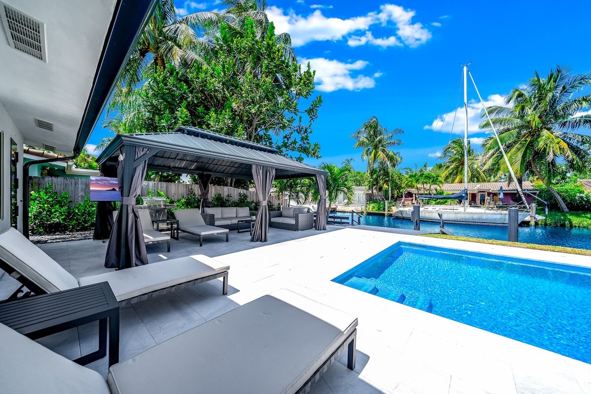 Heated Pool! Waterfront+Kayak! Close 2 Beach! gallery image 5