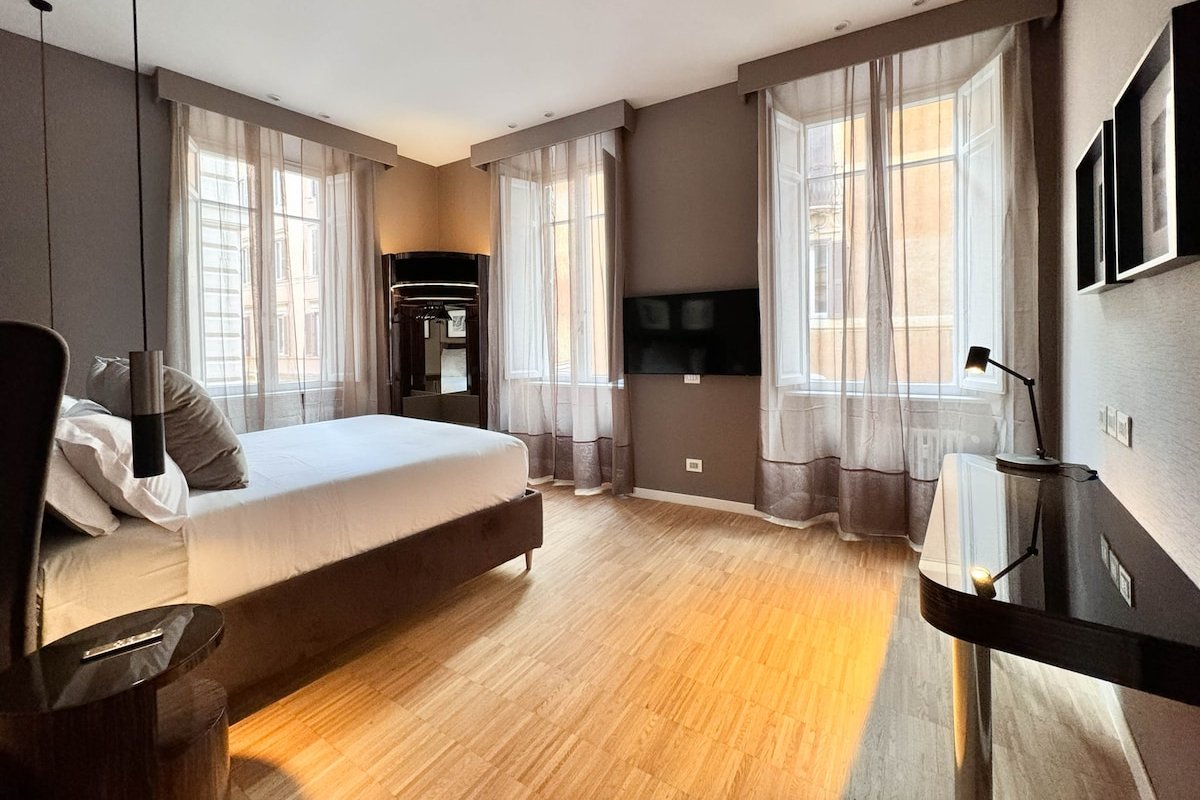 The Condotti – Elegant 5Bdr 2.5Bth @ Spanish Steps gallery image 3