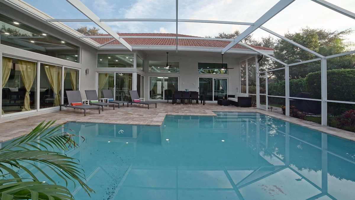 Modern House Heated Pool Gourmet Kitchen Pets gallery image 2