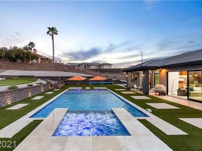 Fully Furnished Henderson Hideaway by Lake LV