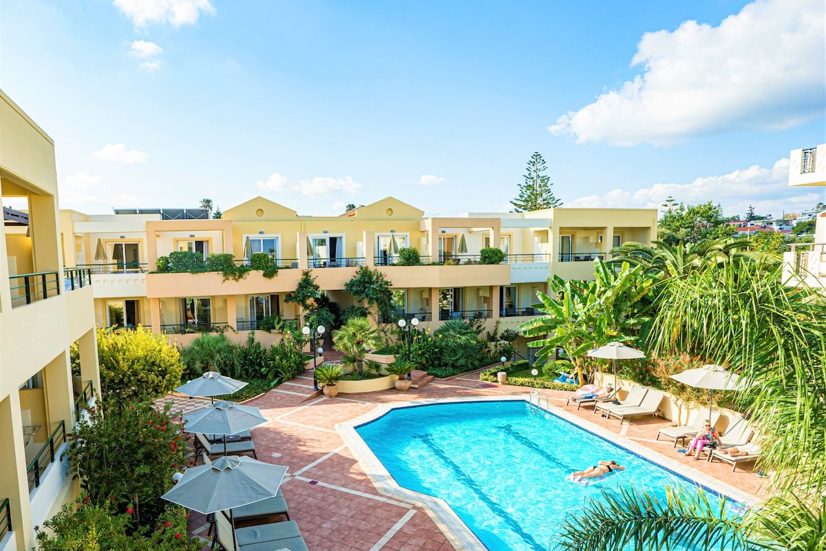 Helios Apartments – Superior Two Bedroom Apartment gallery image 4