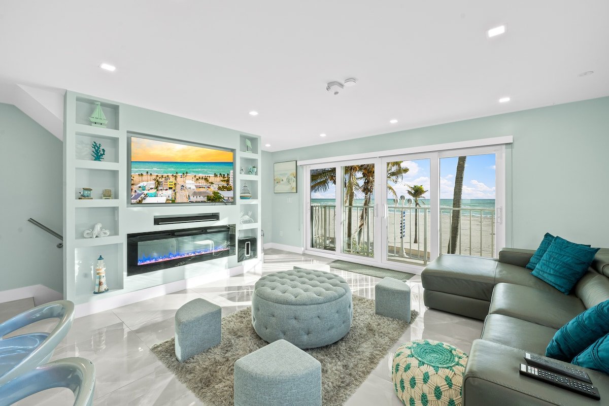 Beachfront 4 bdm home on Hollywood Boardwalk gallery image 4