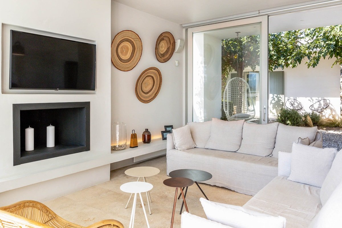 “Marina One” by Aqualiving Villas gallery image 3