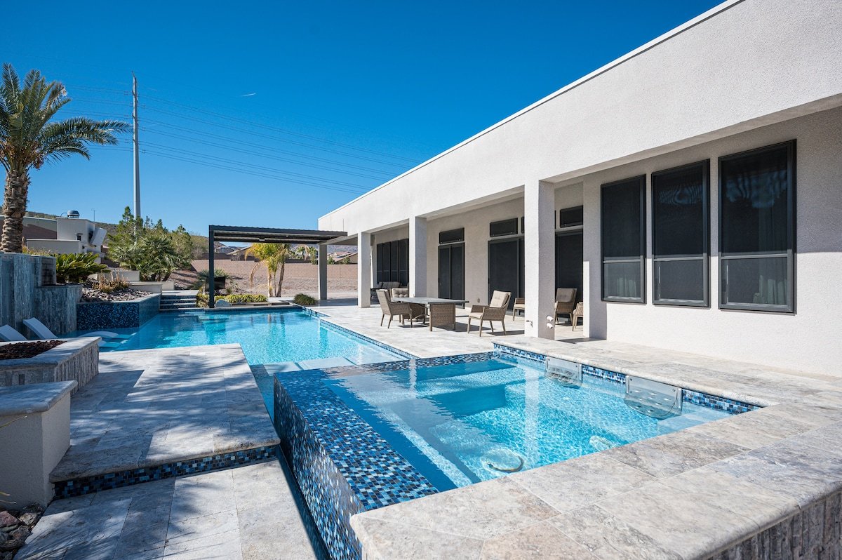 Luxury home close to everything gallery image 4