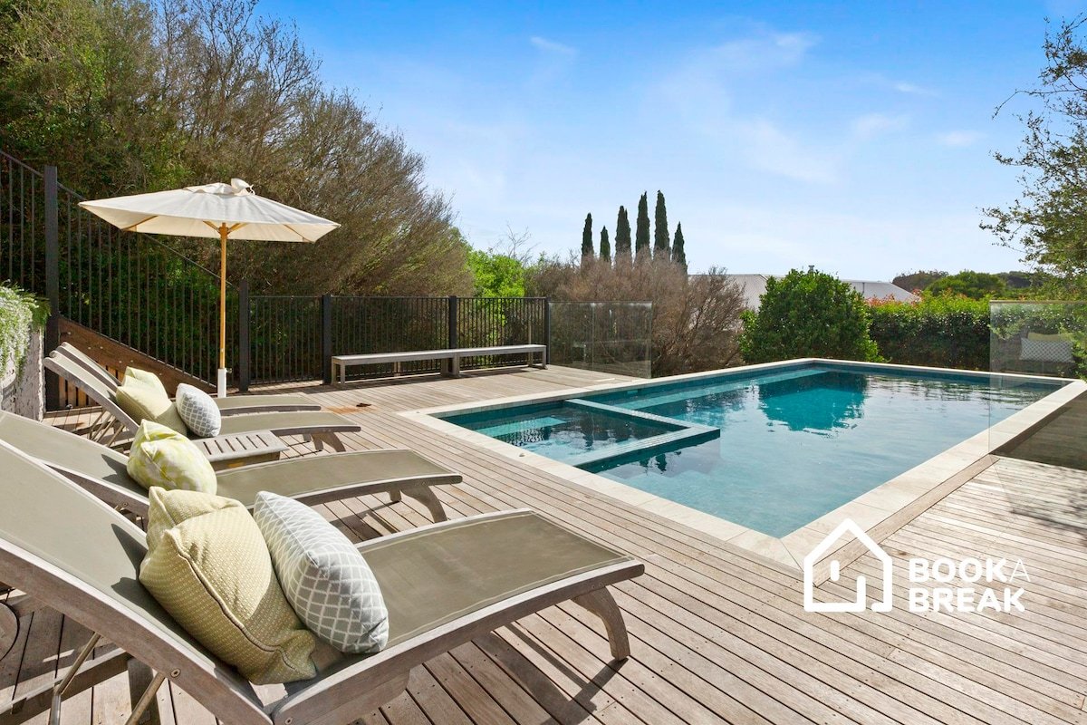 Clovelly of Portsea – Heated Pool & Spa Luxury gallery image 2