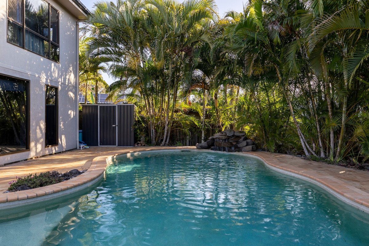 Kingscliff beach house, heated pool, ducted aircon gallery image 2