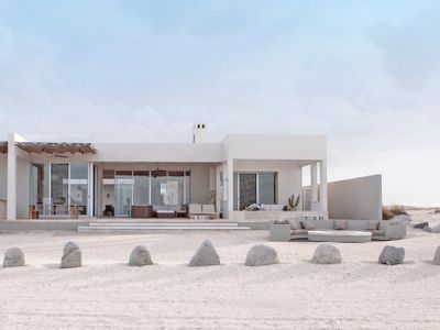 Elegant Private Oceanfront Villa on the Beach!