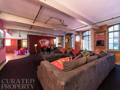Luxurious Loft Central Soho – 3 Bedrooms & Office!