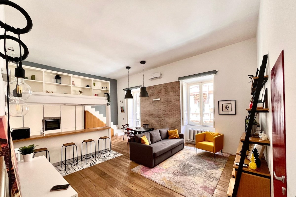 SeaFront Loft – Cozy Loft near Castel dell’Ovo gallery image 4