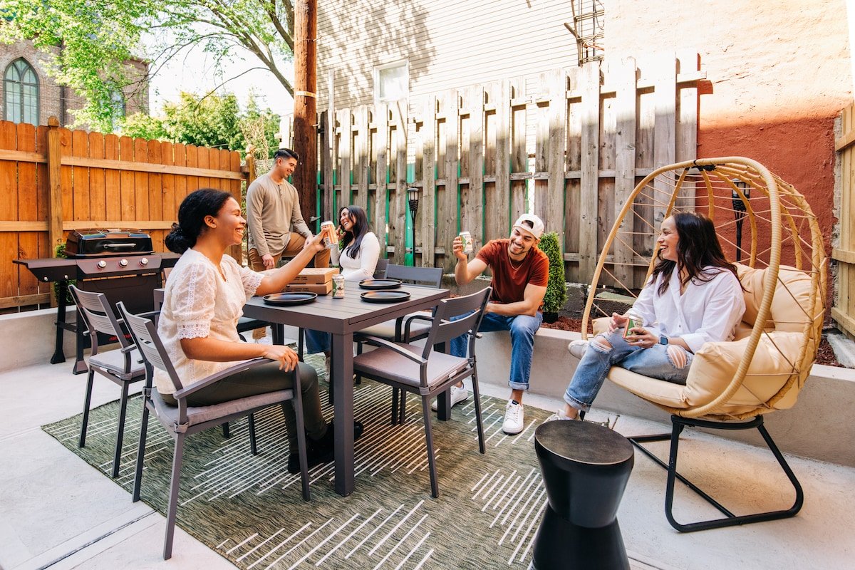 True 3-bed – 15 mins to NYC! Luxury Brownstone gallery image 5