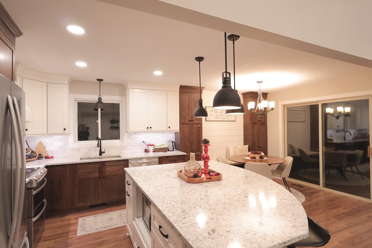 2 King Bed | Fireplace | Disney+ gallery image 3