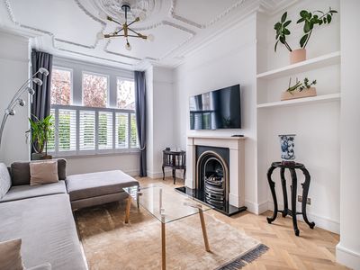 Three bedroom house in Clapham