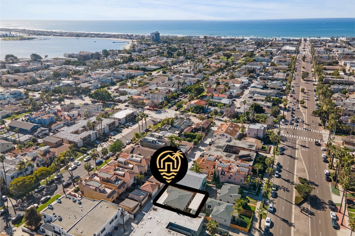 Dream HOUSE Steps to Beach & Bay gallery image 5