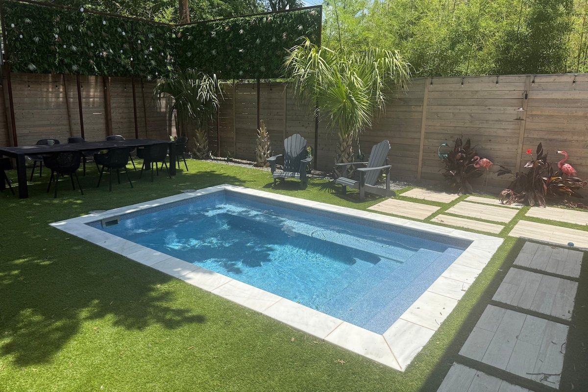 6 Bedroom East Downtown House with Pool gallery image 3