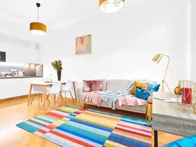 Bright Old Town 2-bedroom Apartment (5H)