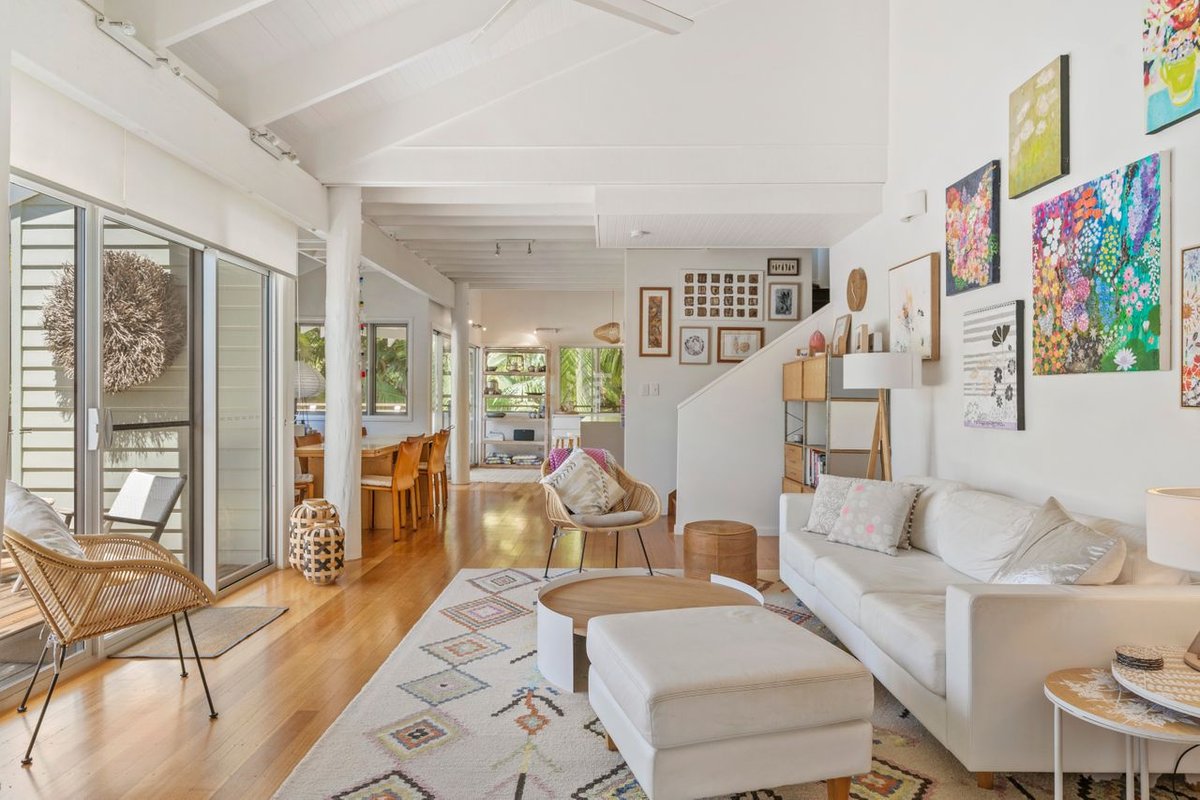 Beachside Oasis with Pool Close to Beach