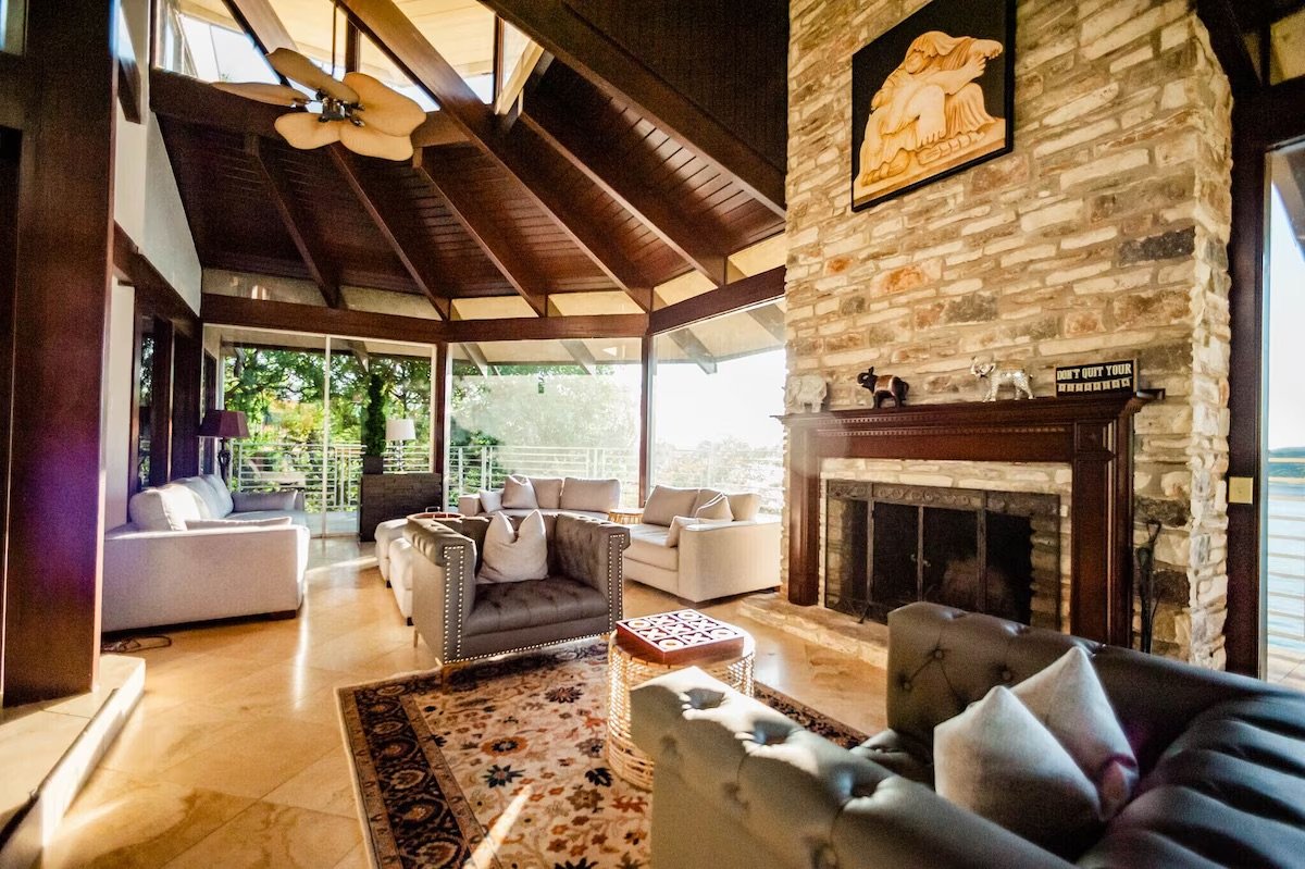 Stunning Lakeway Paradise: Waterfront w Pool Spa