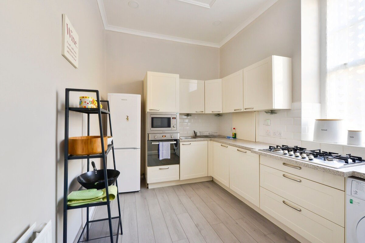 George IV Bridge – Superbly located 3 bedroom! gallery image 5