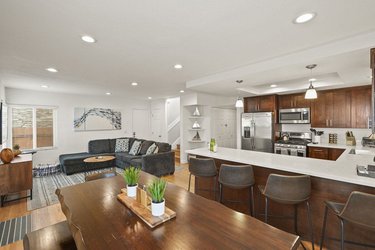 Massive Beach Home w/ AC, Garage, Spa & Bay View gallery image 5