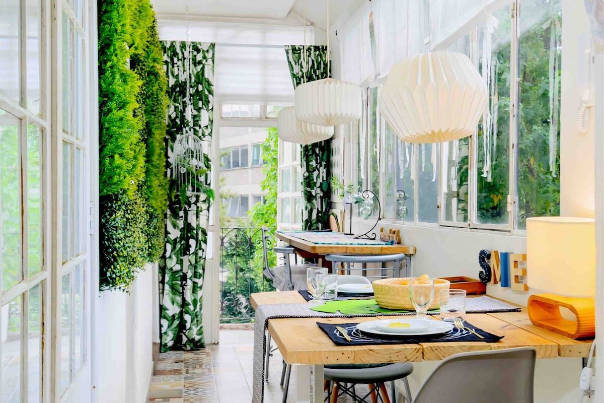 Lomas French Balcony gallery image 2