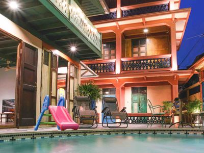 Private House 1930s/Jacuzzi pool/5minMRT/Local