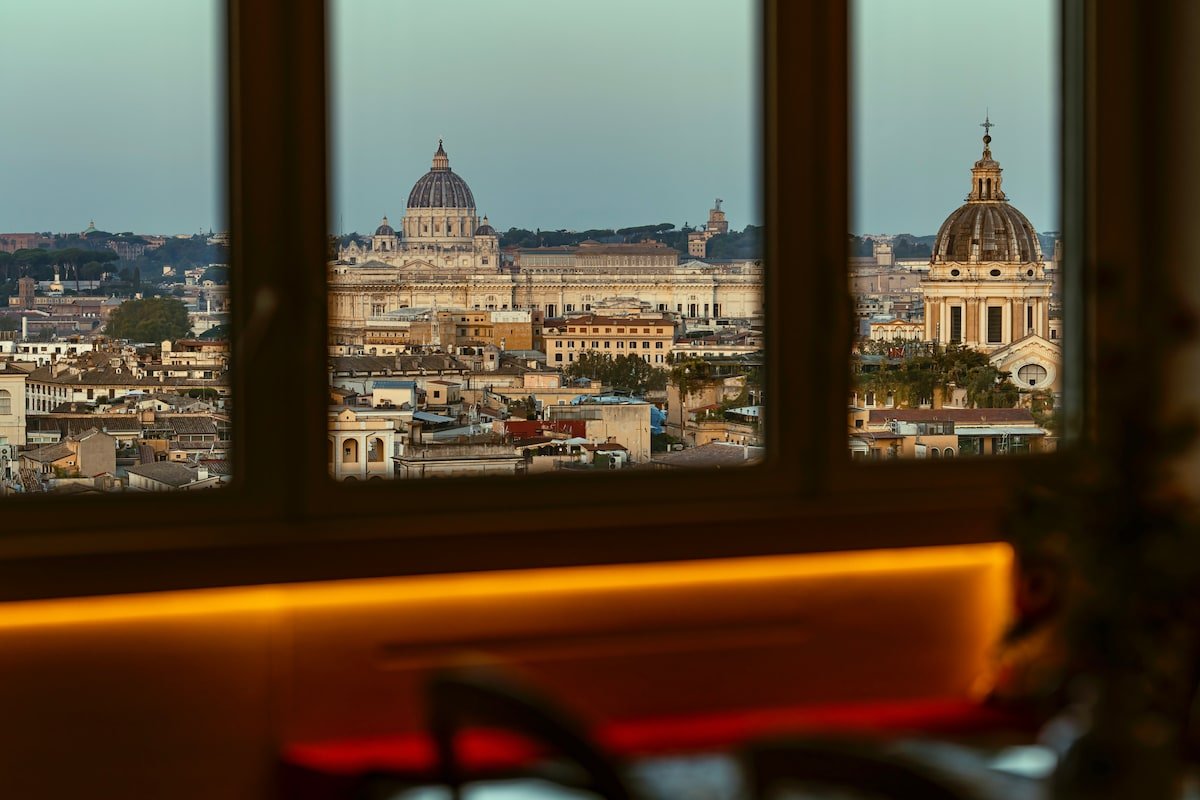 Panoramic Paradise by the Spanish Steps gallery image 3