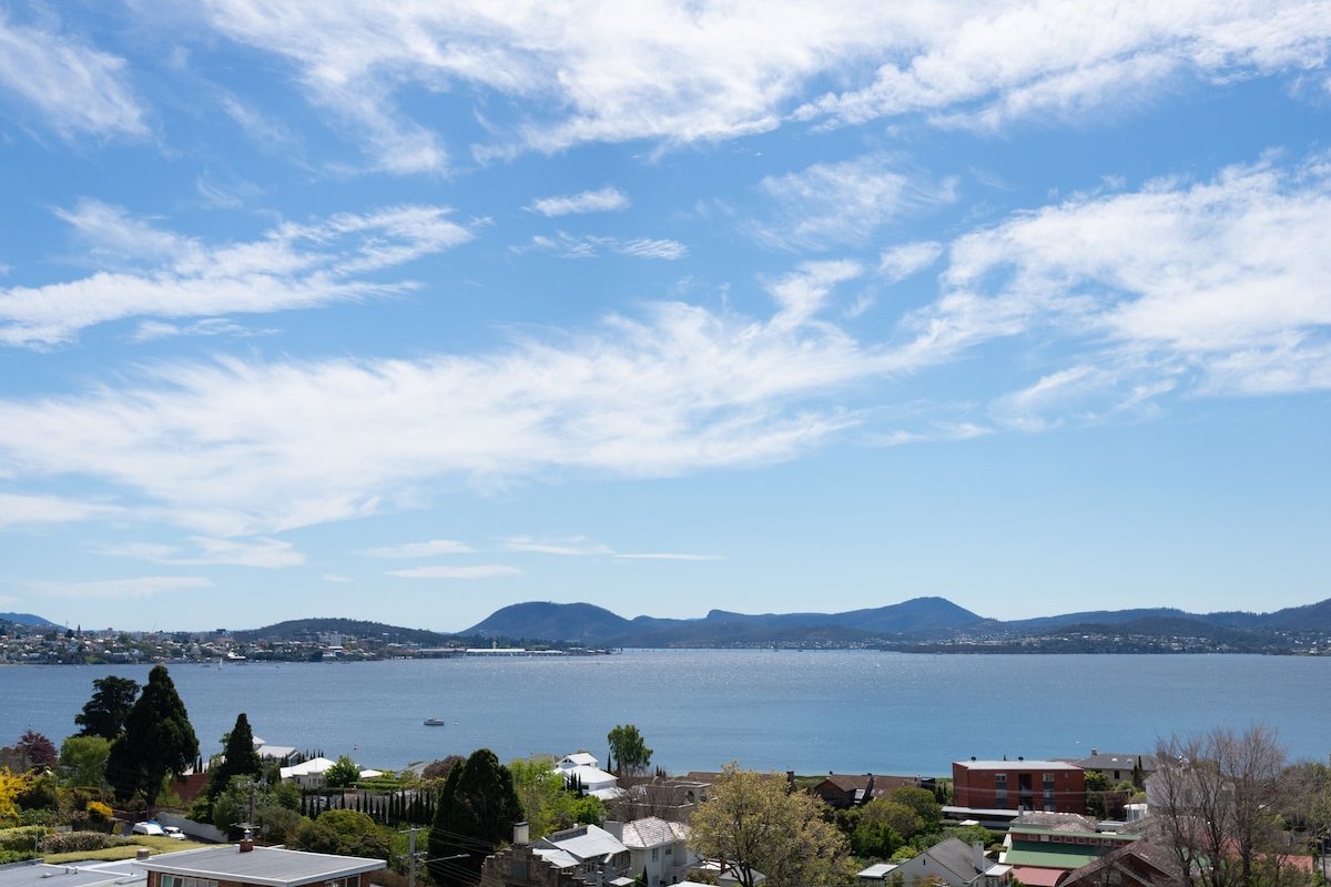 567, Luxury with river & city views gallery image 3