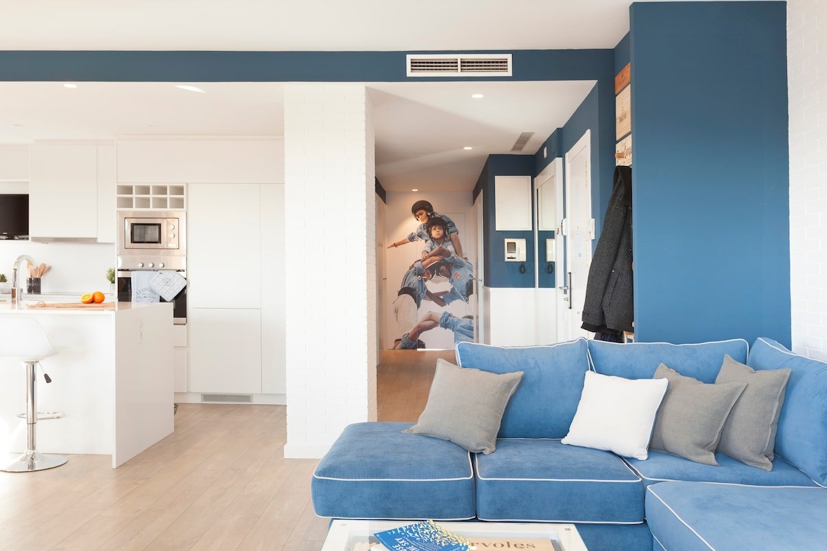 Apartment with pool near the beach by EnjoyBCN gallery image 2