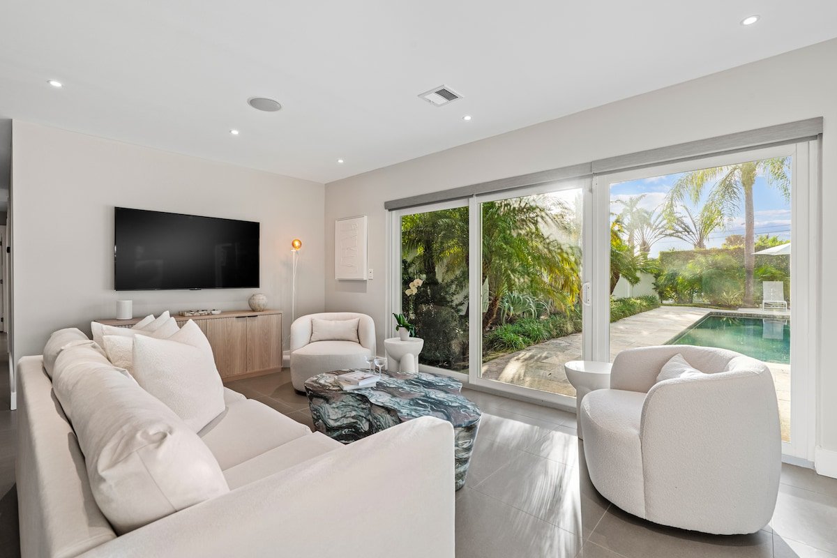 The Isles | Pool | Outdoor Dining | Steps To Beach gallery image 3