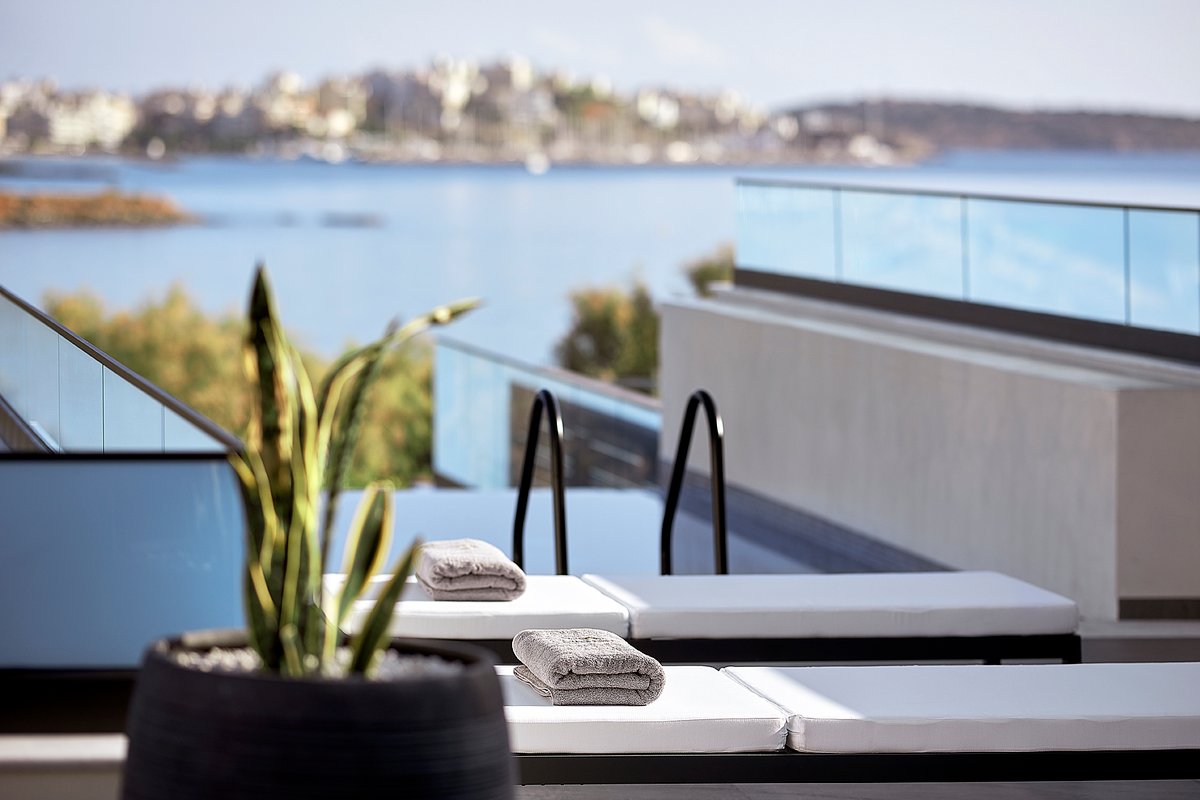 Beachfront, Daily Breakfast & Hotel-Style Comforts