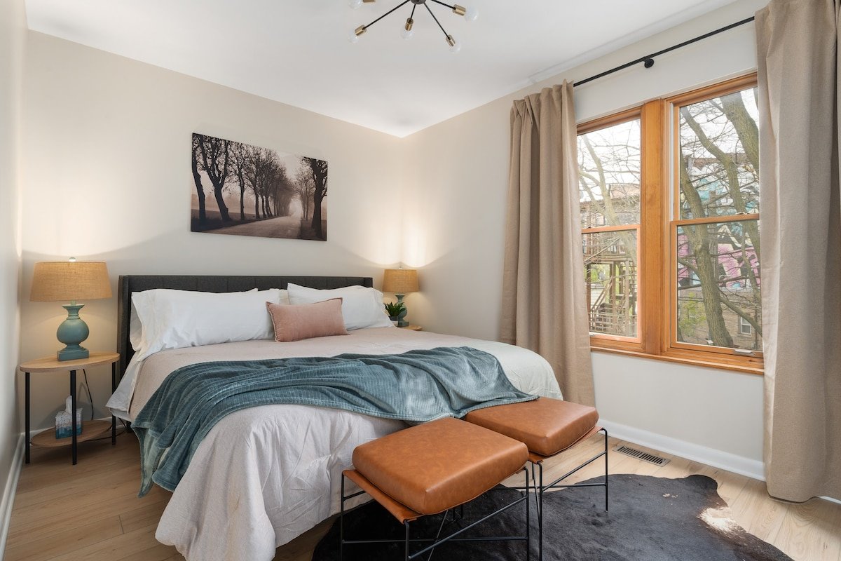 Lavish Home @ The Belle in Chicago’s West Town gallery image 4