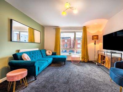 4BR House With Parking and WIFI