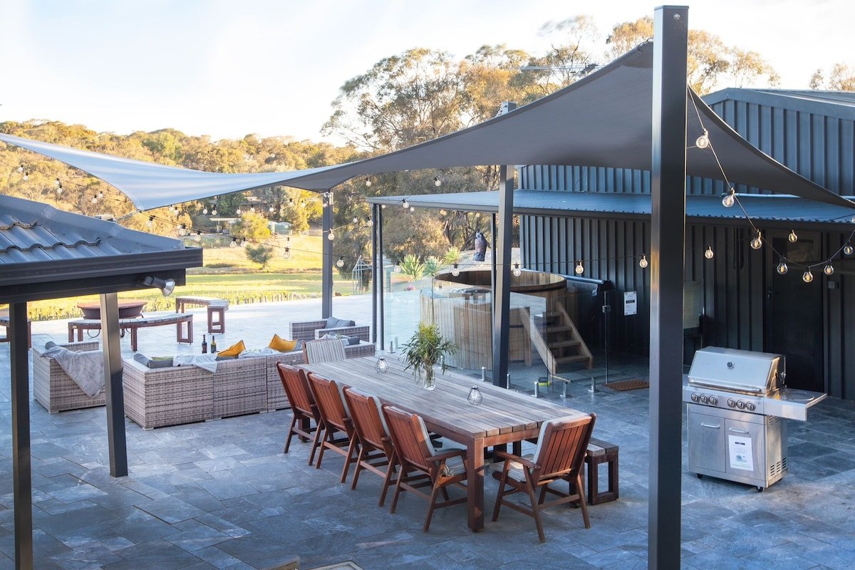 Barossa house in the vines & stunning valley view! gallery image 2