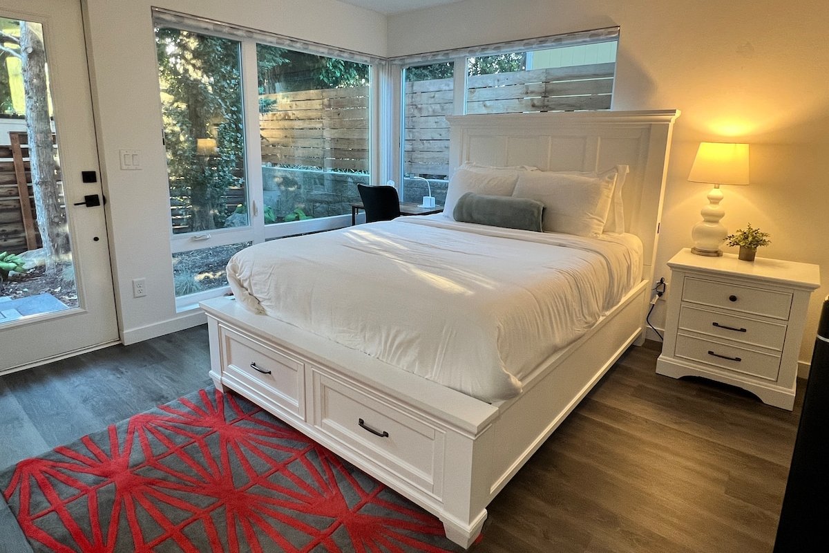 Cherry Blossom on Cherry Hill: 3 bd/3 bth. Seat U gallery image 3