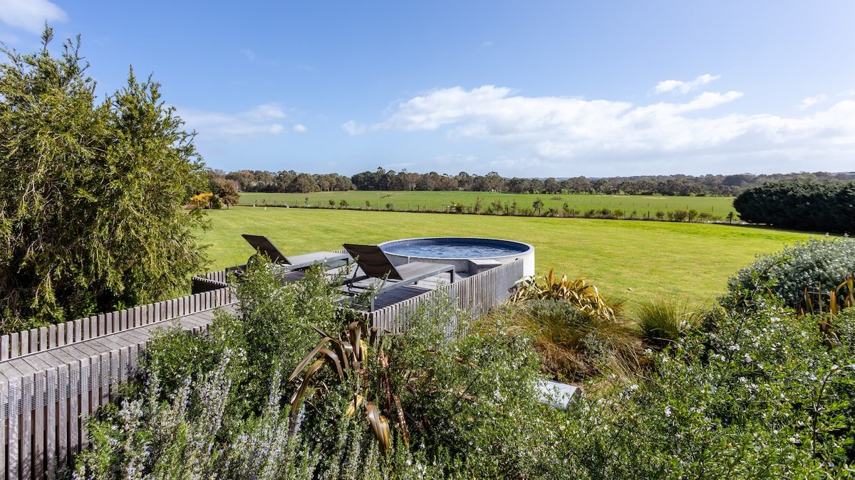 Rural views pool tennis & beach gallery image 5