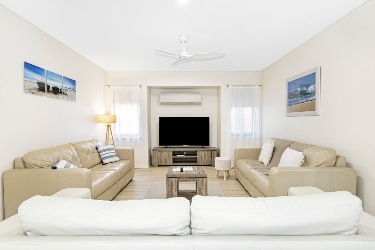 * 2 Story luxury beach house * gallery image 4