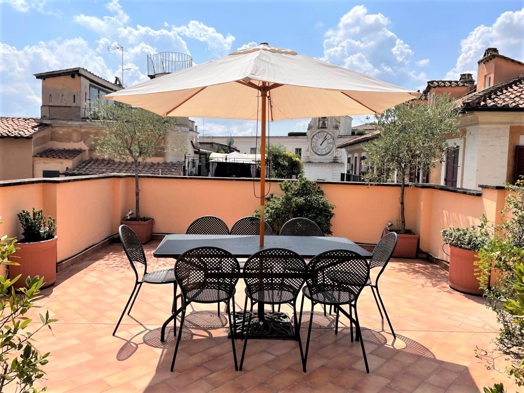 Pink Rooftop Campo de’ Fiori