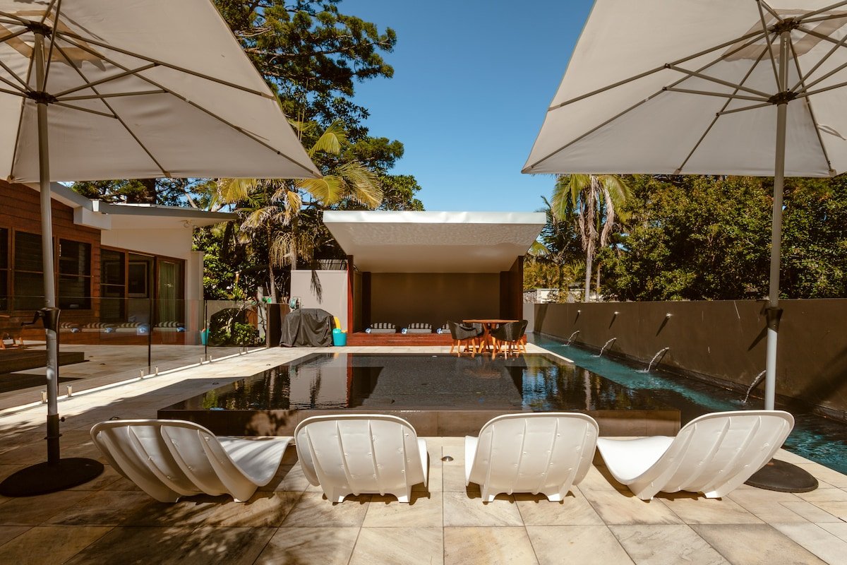 Barefoot at Broken Head gallery image 3