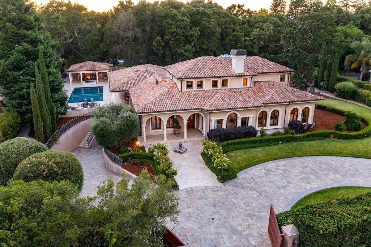 $14+mil estate, 2.5 miles from Stanford gallery image 2