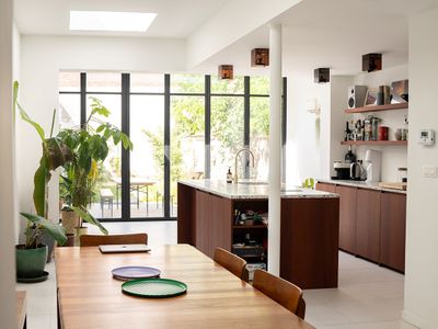 Renovated 1800s townhouse in trendy neighbourhood