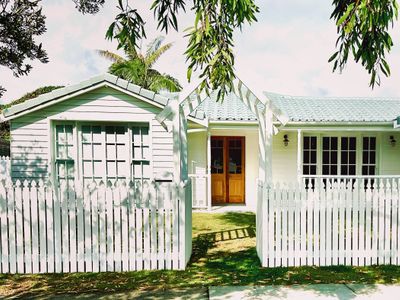 Olive Tree Cottage – 3BR Coastal Chic by uHoliday