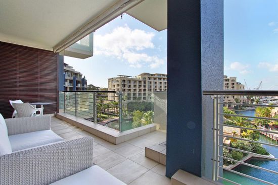 Photo 2 of Kylemore 409 accommodation in V&A Waterfront, Cape Town with 2 bedrooms and 2 bathrooms